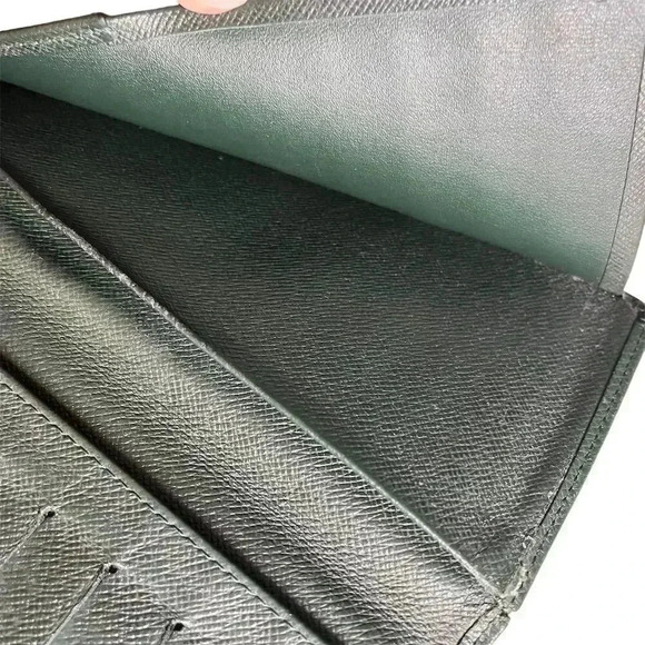 Louis Vuitton Vintage Taiga Leather Bifold Wallet Dark Green - Picture 12 of 13